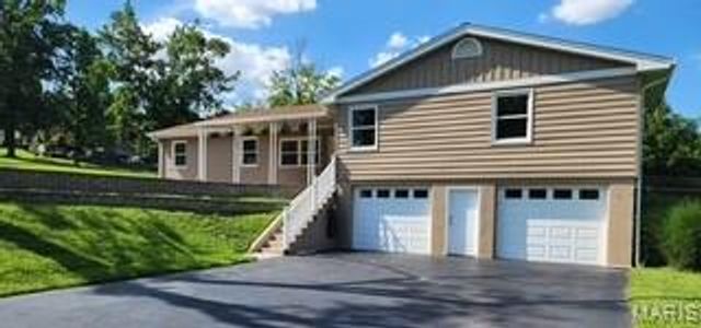 14 Ferndale Drive, Fenton, MO 63026