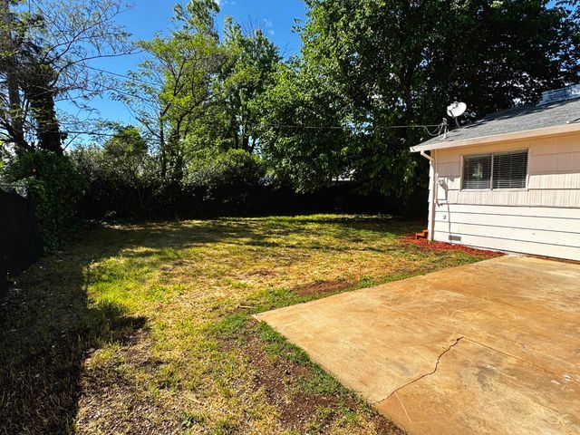 3732 Mercury Drive, Redding, CA 96002