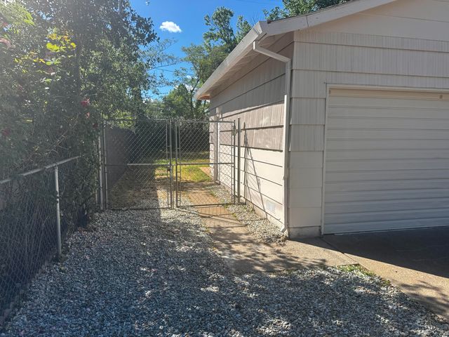 3732 Mercury Drive, Redding, CA 96002