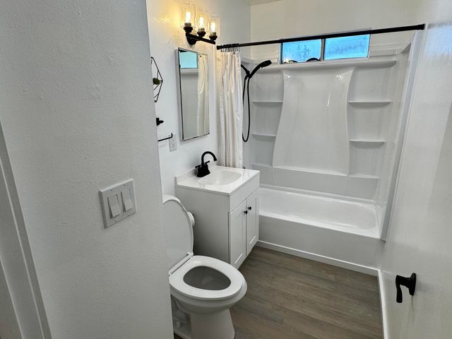 3732 Mercury Drive, Redding, CA 96002