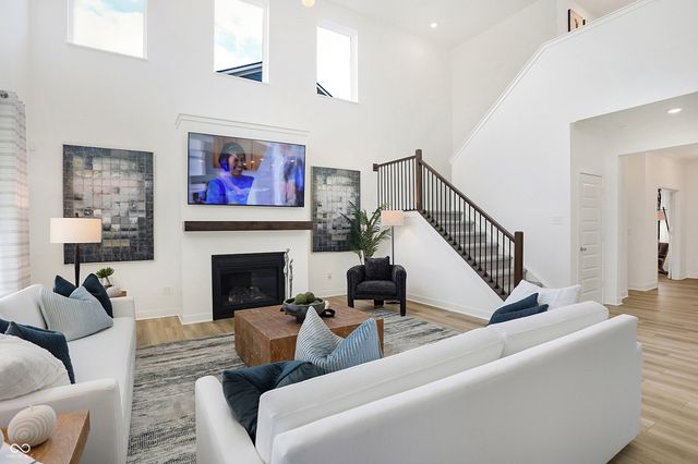 2409 Red Squirrel Way, Zionsville, IN 46077