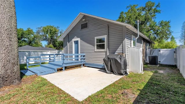 1020 FOREST PARK STREET, Lakeland, FL 33803