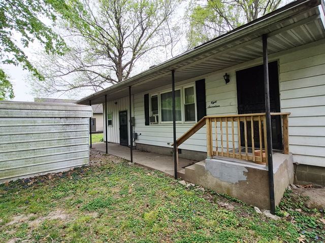 817 S 3rd Street, Herrin, IL 62948