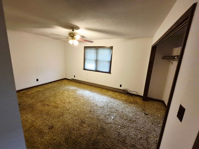 817 S 3rd Street, Herrin, IL 62948