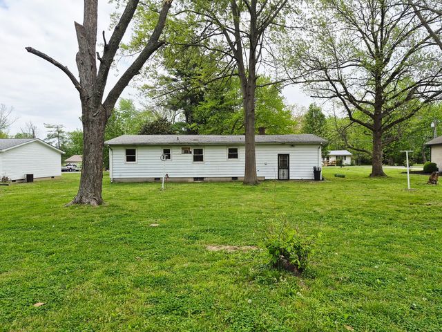 817 S 3rd Street, Herrin, IL 62948