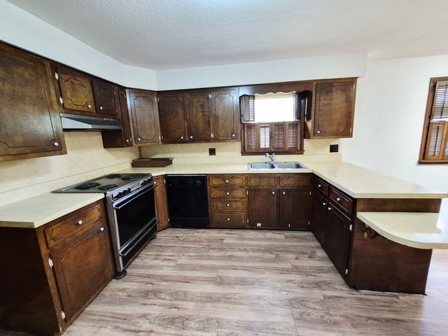 817 S 3rd Street, Herrin, IL 62948