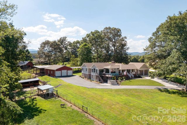 16 School House Road, Mills River, NC 28759