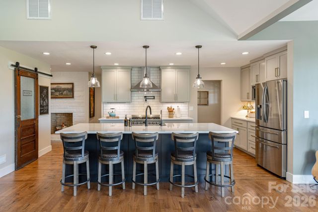 16 School House Road, Mills River, NC 28759