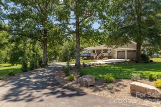 16 School House Road, Mills River, NC 28759