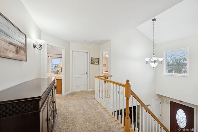 8 Sinnickson Road, Center Moriches, NY 11934