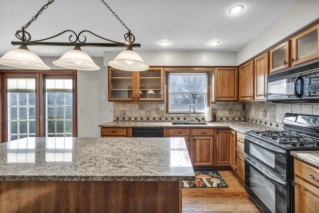 1401 Carmel Drive, Marysville, OH 43040