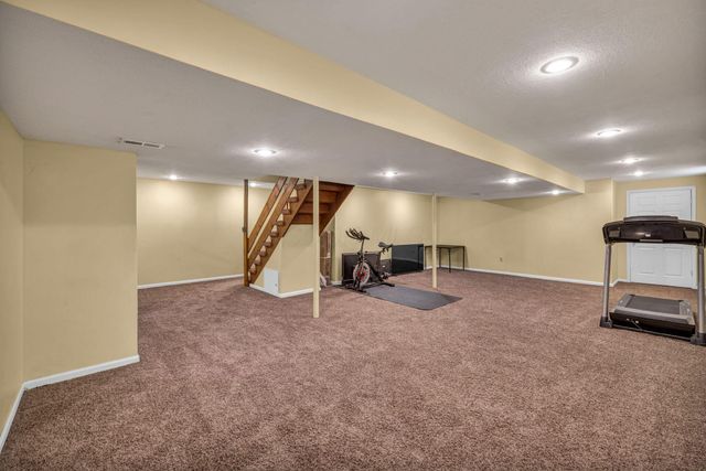 1401 Carmel Drive, Marysville, OH 43040