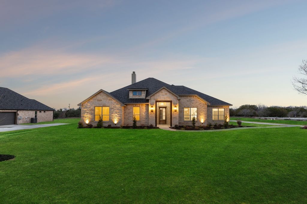 2165 Middlewood Circle, Granbury, TX 76049