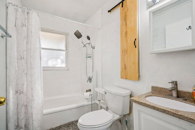 4004 Congress STREET, Milwaukee, WI 53209