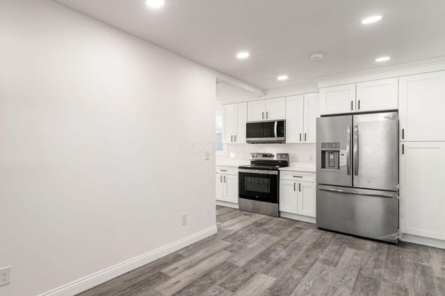 2247 Safford Avenue, Columbus, OH 43223