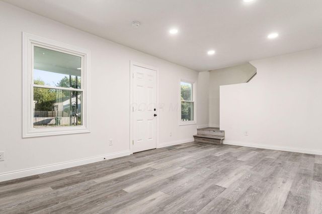 2247 Safford Avenue, Columbus, OH 43223