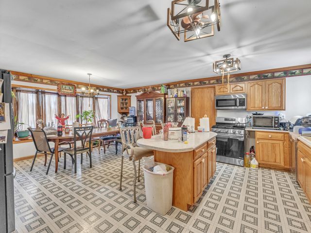 29153 S Klemme Road, Beecher, IL 60401