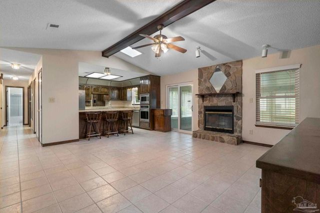 5045 Braxton Ln, Pace, FL 32571