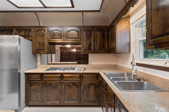 5045 Braxton Ln, Pace, FL 32571