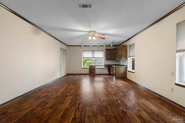 5045 Braxton Ln, Pace, FL 32571