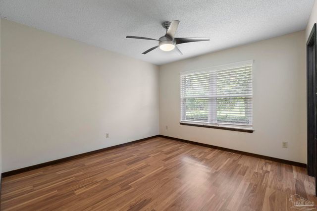 5045 Braxton Ln, Pace, FL 32571