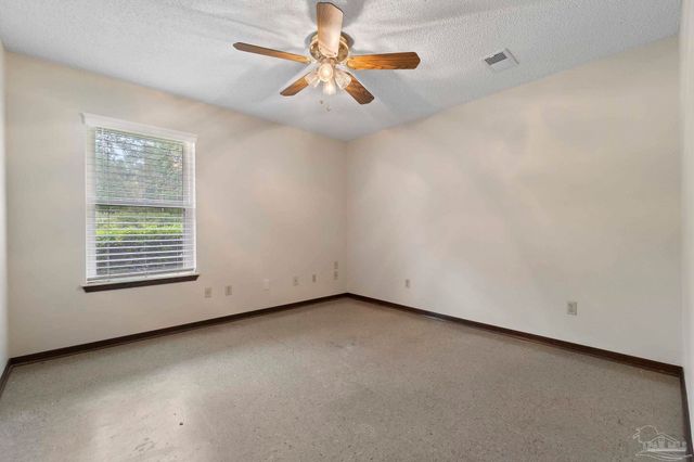 5045 Braxton Ln, Pace, FL 32571