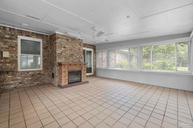 5045 Braxton Ln, Pace, FL 32571