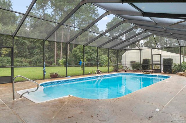 5045 Braxton Ln, Pace, FL 32571