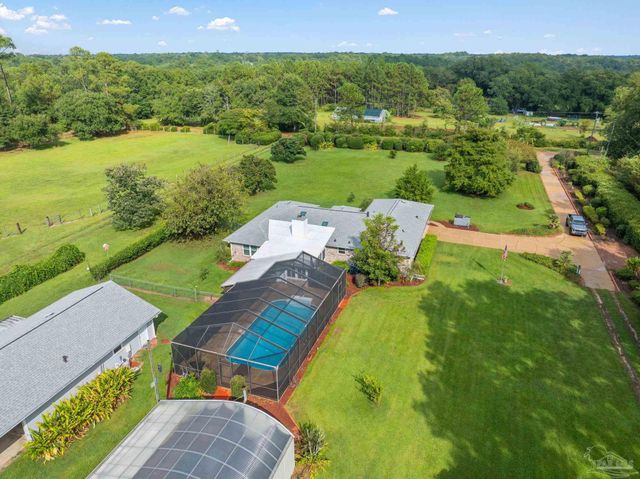 5045 Braxton Ln, Pace, FL 32571