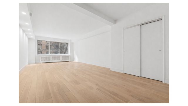 225 E 46th St Apt 3D, New York City, NY 10017