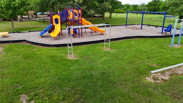 2110 Parkview Drive, Wills Point, TX 75169