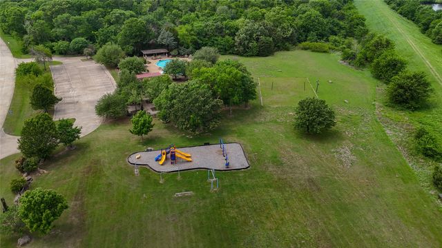 2110 Parkview Drive, Wills Point, TX 75169