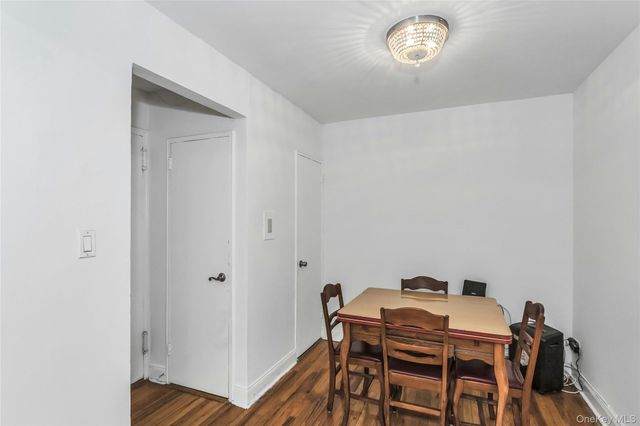 83-20 141 ST 6 N, Briarwood, NY 11435