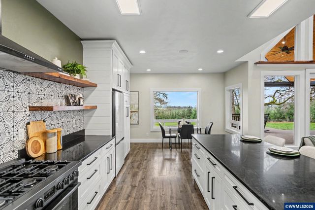 40040 Cole School Rd, Scio, OR 97374