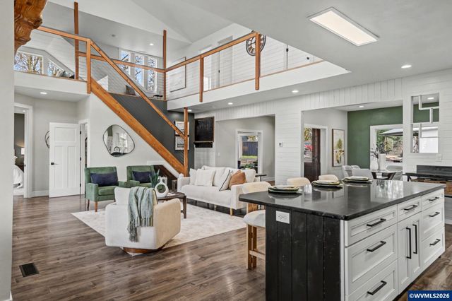 40040 Cole School Rd, Scio, OR 97374