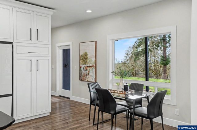 40040 Cole School Rd, Scio, OR 97374