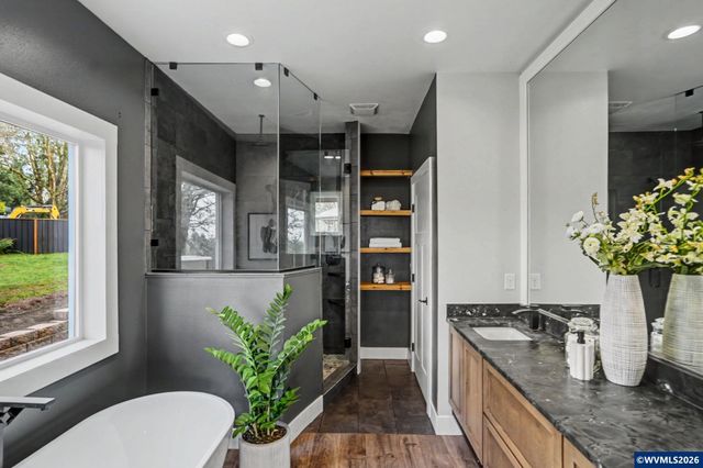 40040 Cole School Rd, Scio, OR 97374