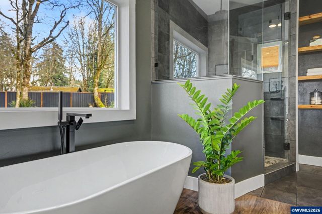 40040 Cole School Rd, Scio, OR 97374