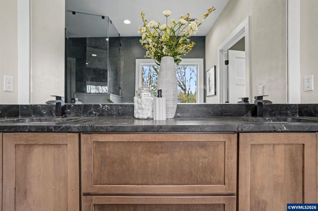 40040 Cole School Rd, Scio, OR 97374