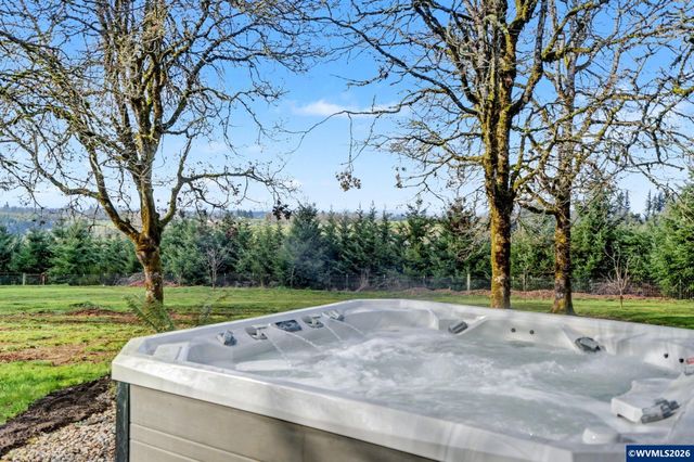 40040 Cole School Rd, Scio, OR 97374