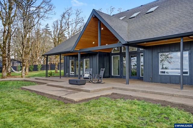 40040 Cole School Rd, Scio, OR 97374