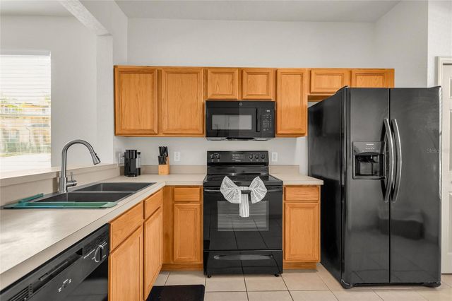 602 LA MIRAGE STREET, Davenport, FL 33897