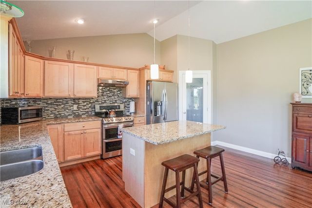 657 Hannah Circle, Canton, OH 44709