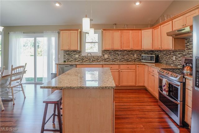 657 Hannah Circle, Canton, OH 44709