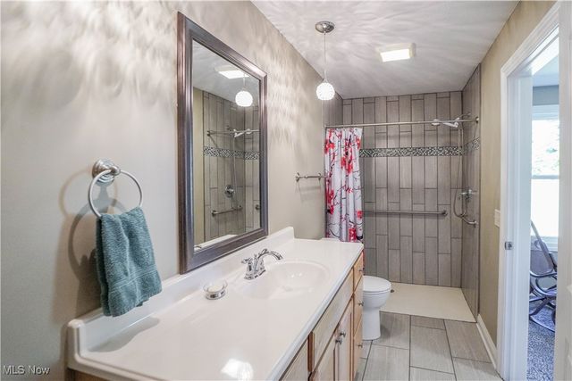 657 Hannah Circle, Canton, OH 44709