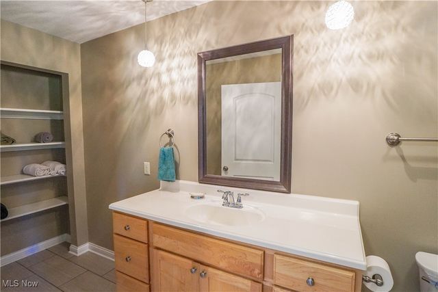 657 Hannah Circle, Canton, OH 44709