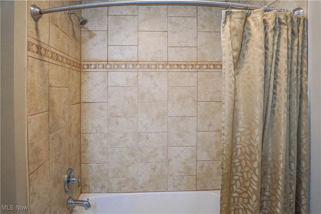 657 Hannah Circle, Canton, OH 44709