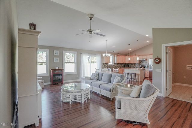 657 Hannah Circle, Canton, OH 44709