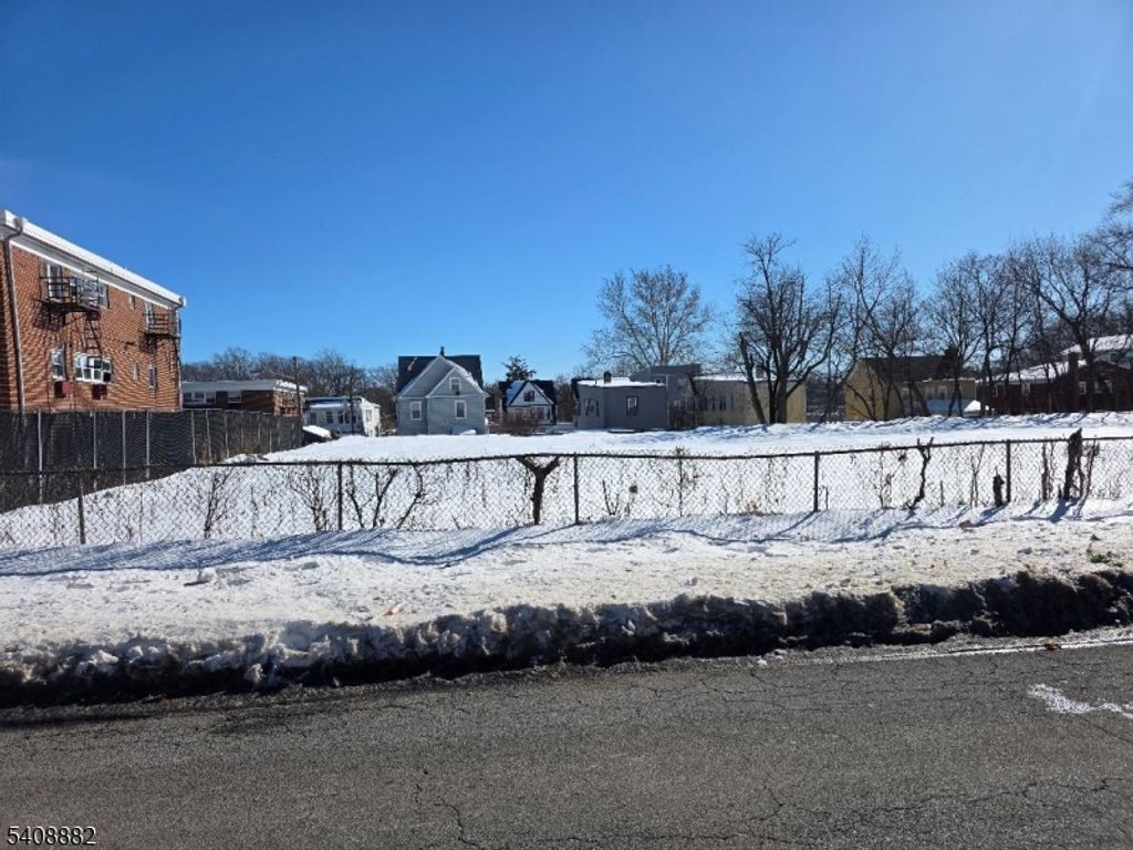 158 So Munn Avenue, East Orange City, NJ 07018