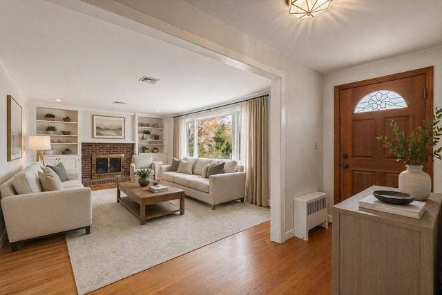 424 Central, Holliston, MA 01746